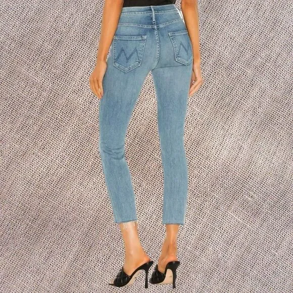 NWT Mother The Mid Rise Dazzler Crop Fray in ‘Blowing Kisses.’
